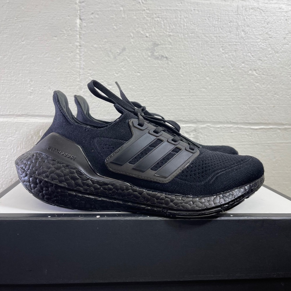 Adidas Ultraboost 21 FZ2762 Triple Black Running Shoes Sneakers Women's 7.5 US
